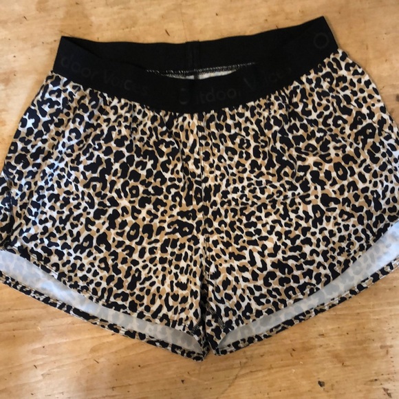 Outdoor Voices Pants - Outdoor Voices Relay Shorts